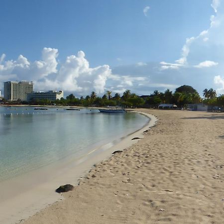 Turtle Towers Ocho Rios Exterior photo