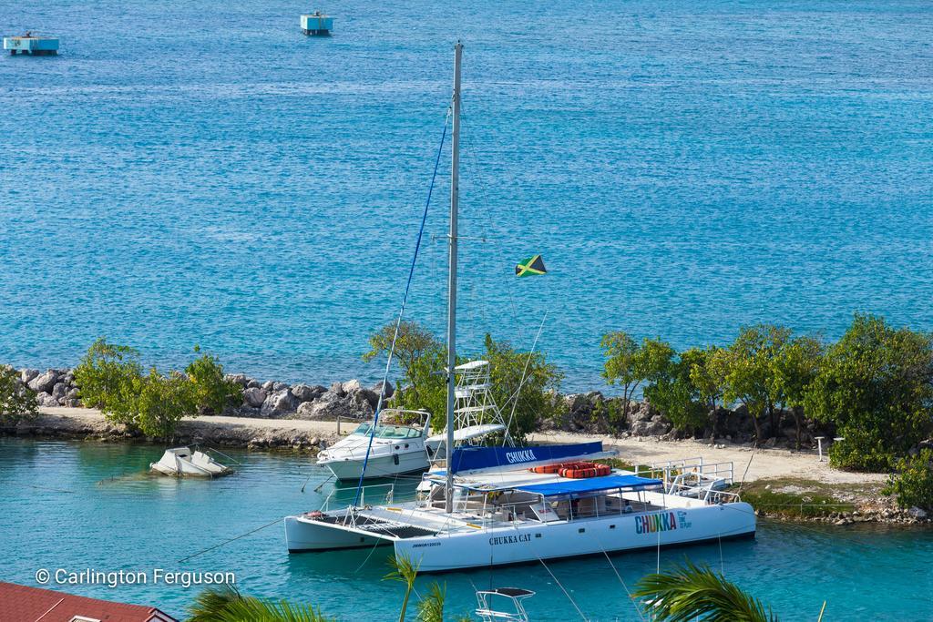 Turtle Towers Ocho Rios Exterior photo