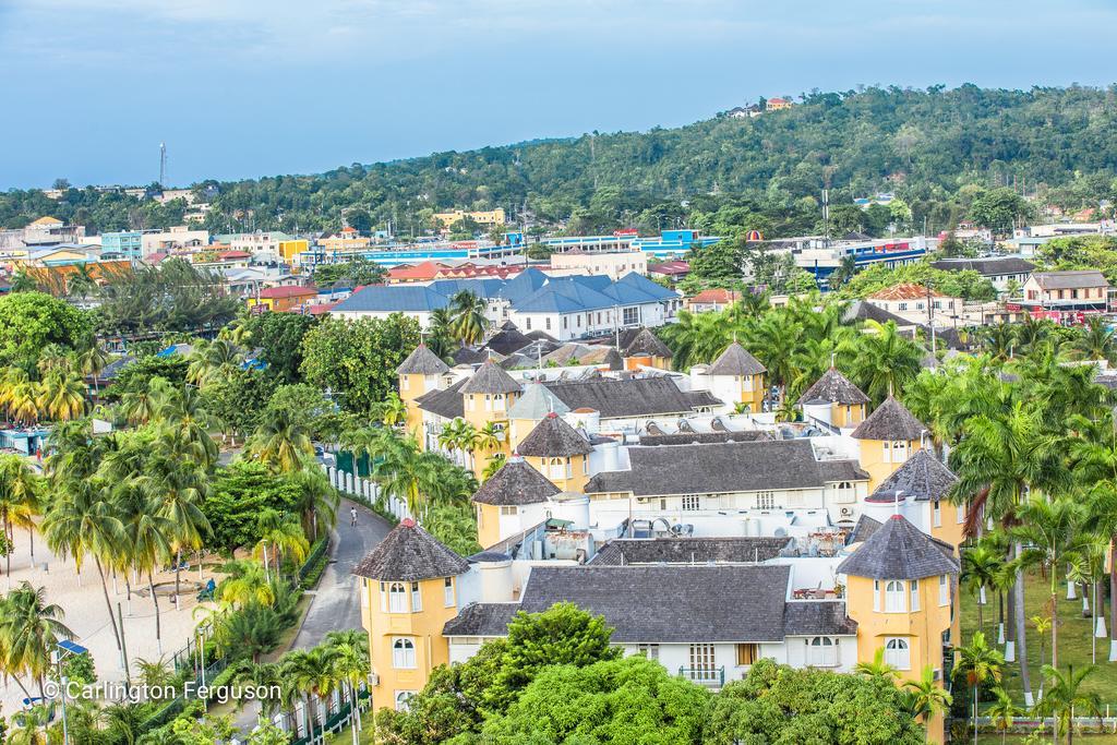 Turtle Towers Ocho Rios Exterior photo