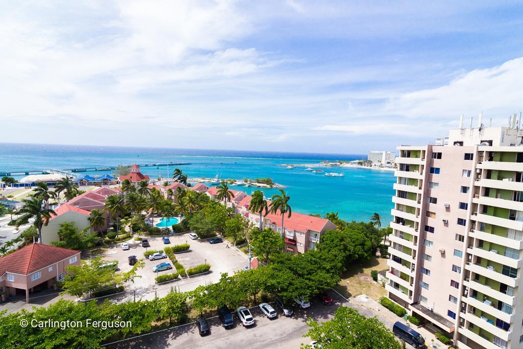 Turtle Towers Ocho Rios Exterior photo